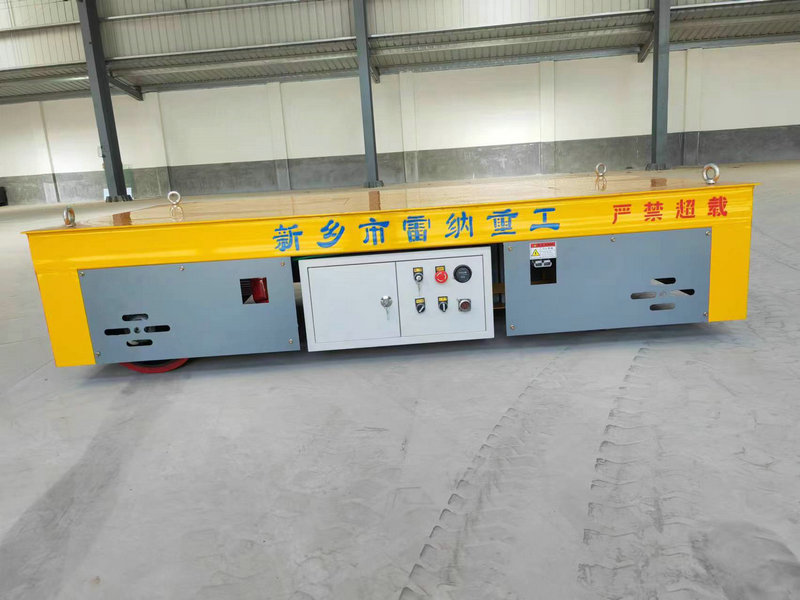 Steerable Trackless Transfer Trolley for håndtering av mold